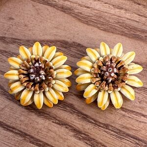 BED brand Sunflower Hugger Clip on Vintage Earrings